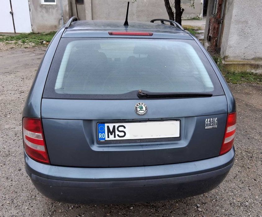 Vând Skoda Fabia break, an fabricație 2005  motor 1.4 benzină  ITP