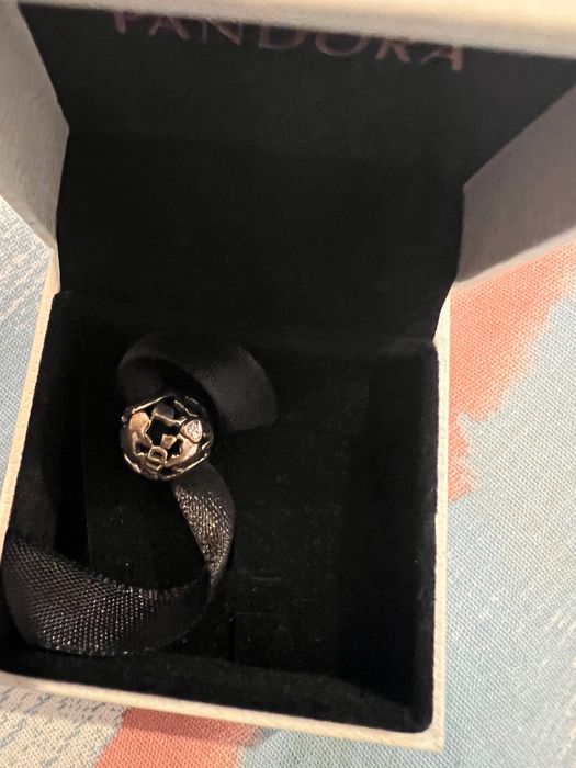 Pandora висулка around the world