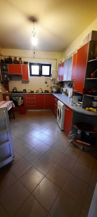 Proprietar, vand casa si curte