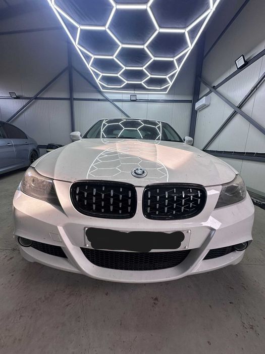 Dezmembrez BMW Seria 3 E90 LCI