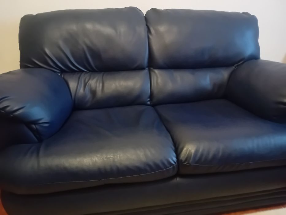 Set canapele de 2 și 3 locuri, și un fotoliu