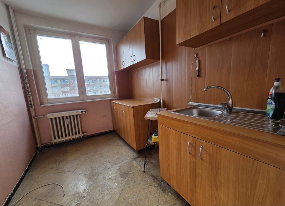 Proprietar, vând 2 camere Victoriei, etaj 7/8, lângă școala 19, vedere