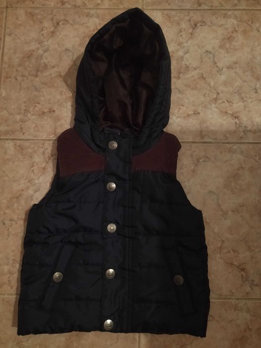 Жилетка новая на мальчика