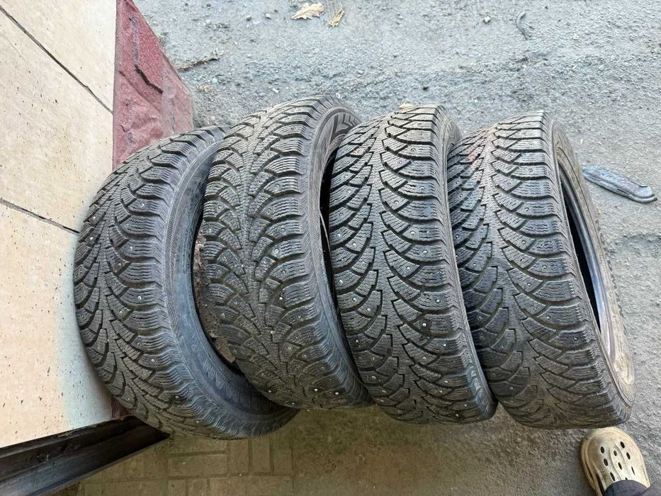 Зимние шины 195/65 R15 Nokian