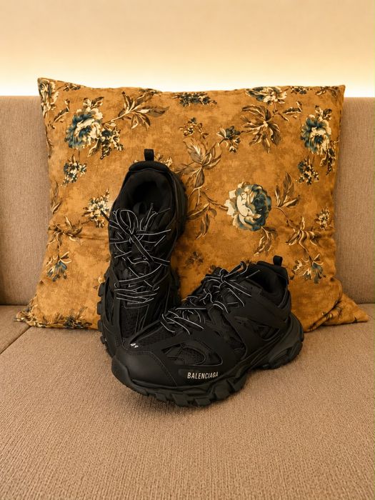 Balenciaga Track Black Edition