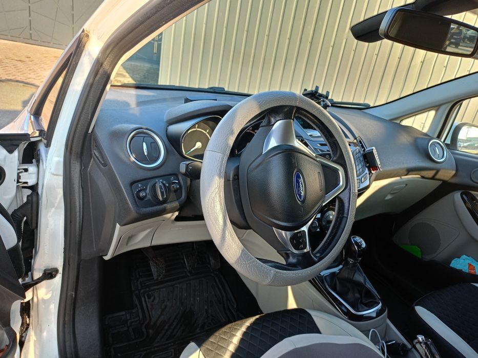 FORD Fiesta TITANIUM 1.6 TDCI 2014