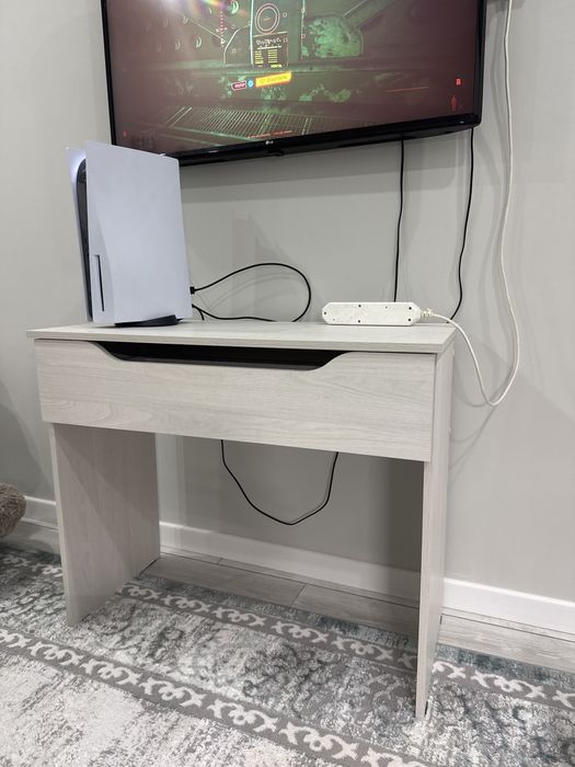 Туалетный столик