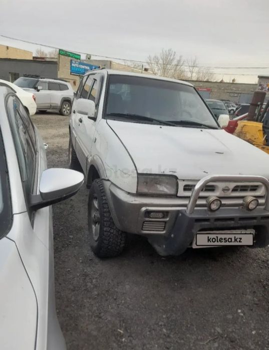 Ниссан Террано 2. 2001 года 2.4бензин