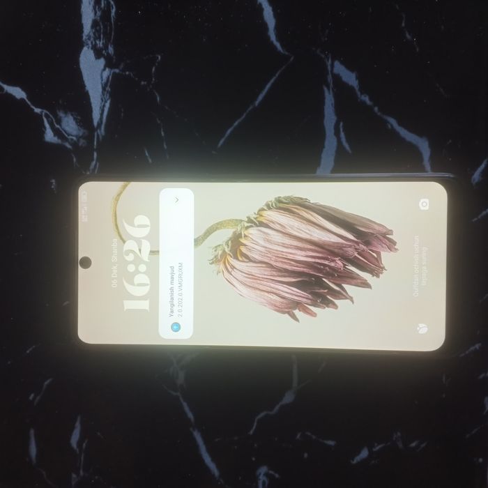 Telfon sotiladi oladiganla busa tel qilasila xolati zur