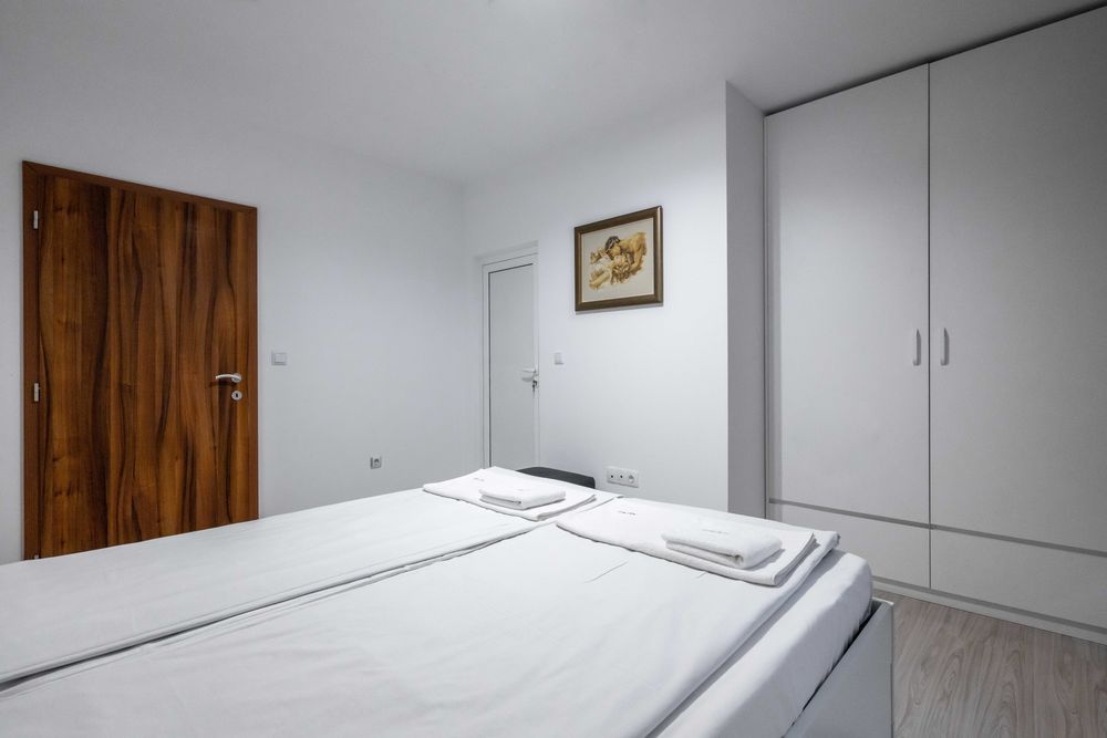 Дава се под наем Двустаен апартамент в София, Хиподрума - 80 кв.м за 900 € - Снимка #9