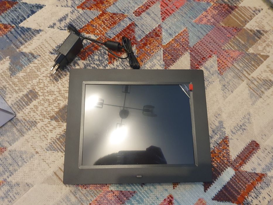 Rama foto digitala BRAUN DigiFrame 1083, (9,7"/4:3) - NOUA