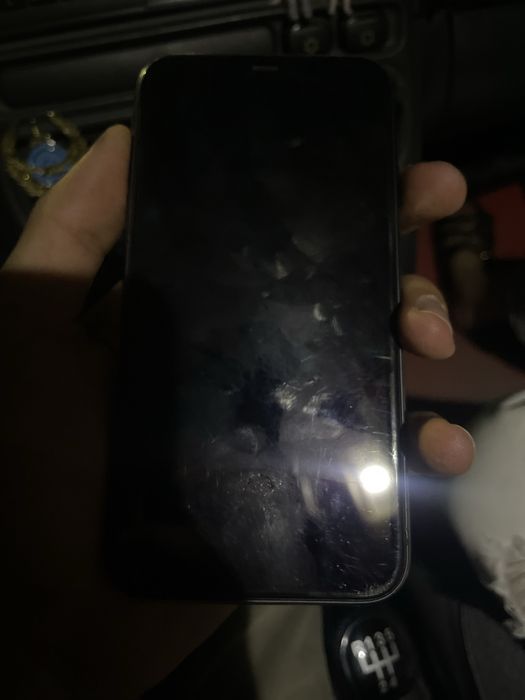 продается Iphone 11
