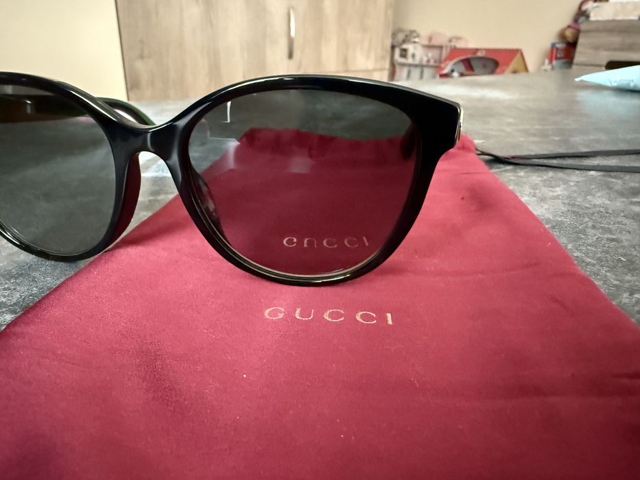 Продавам слънчеви очила Gucci