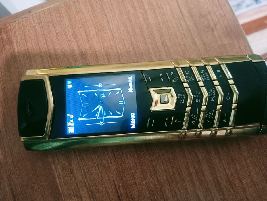 Продам Vertu Signature V