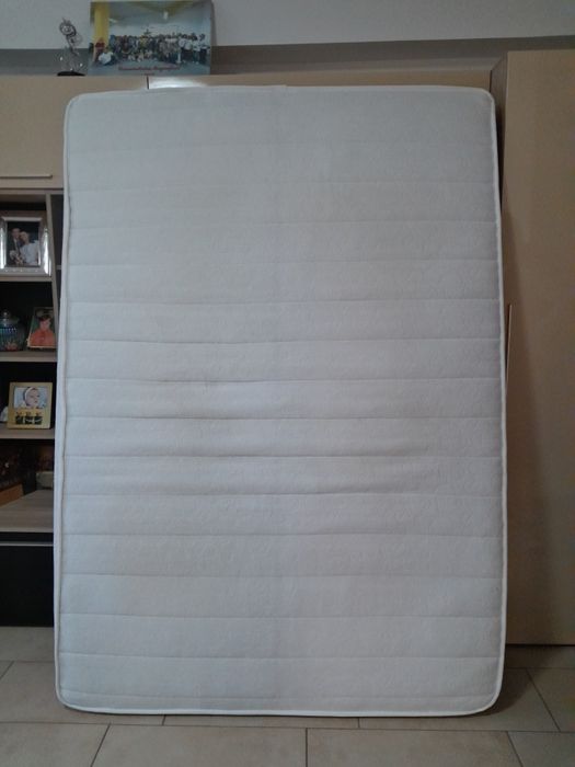 Vând Saltea 140×200, înălțime 18 cm.