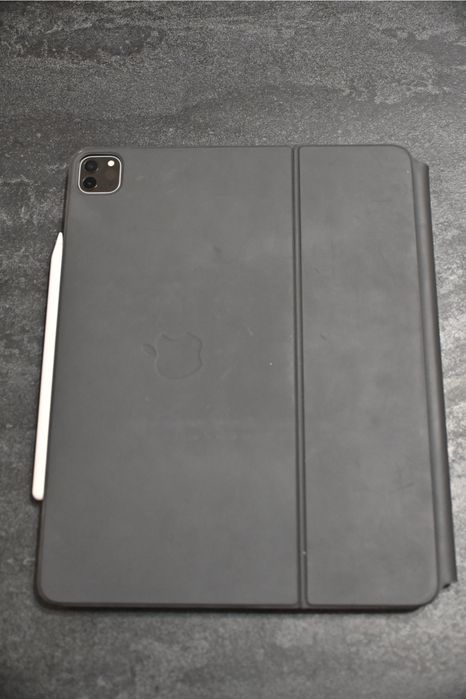 Set complet iPad Pro 12.9" M2 (Gen 6) 256GB cu Apple Magic Keyboard si Apple Pencil Gen 2