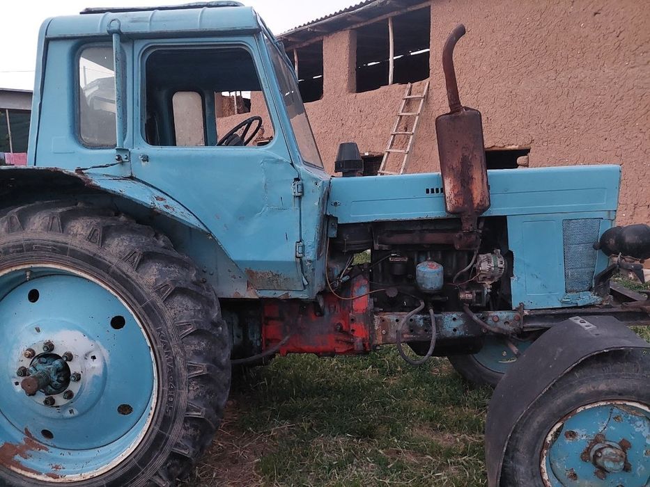Traktor mtz 80 sotiladi