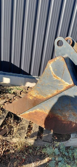 Продам ковш на большой эксковатор