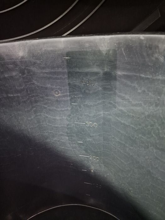 Vand cada 500l  cu capac si 3 vase plastic