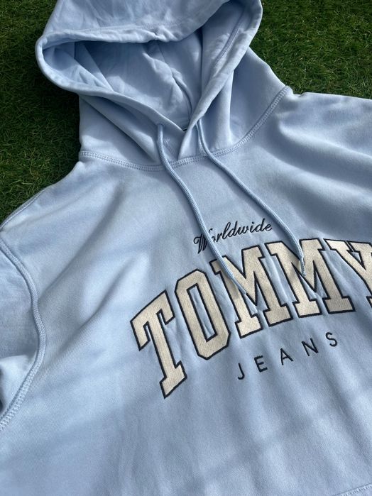 Мъжко горнище : TOMMY JEANS Regular Varsity Hoodie 8401 Light Blue M