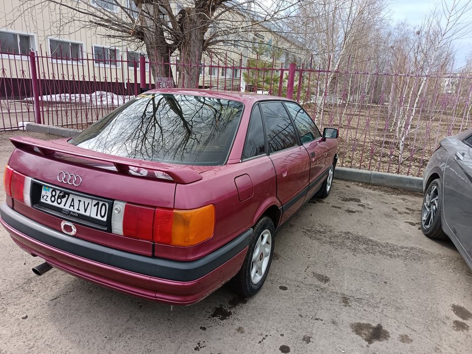 Ауди 80 В3 бьём 2.0