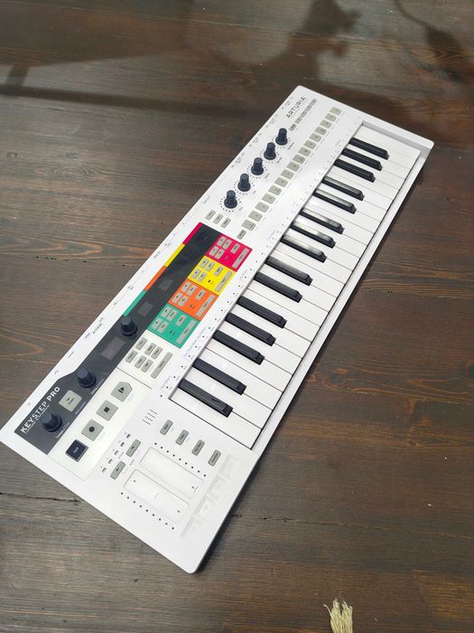 MIDI клавиатура/секвенсор Arturia Keystep Pro