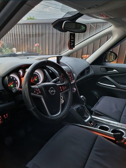 Opel zafira 2013
