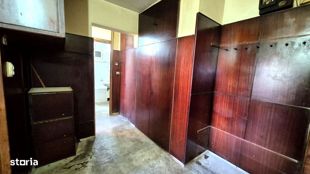 Apartament 2 camere, decomandat, etaj 2, cartier Grivita, Targu Jiu
