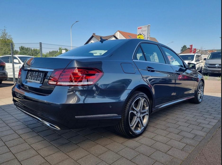 Mercedes-Benz E E 200 CGI Automat F1 piele Navi sc. electrice PDC LED TOP