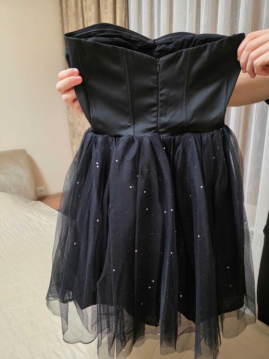 Дамска черна рокля с бюстие