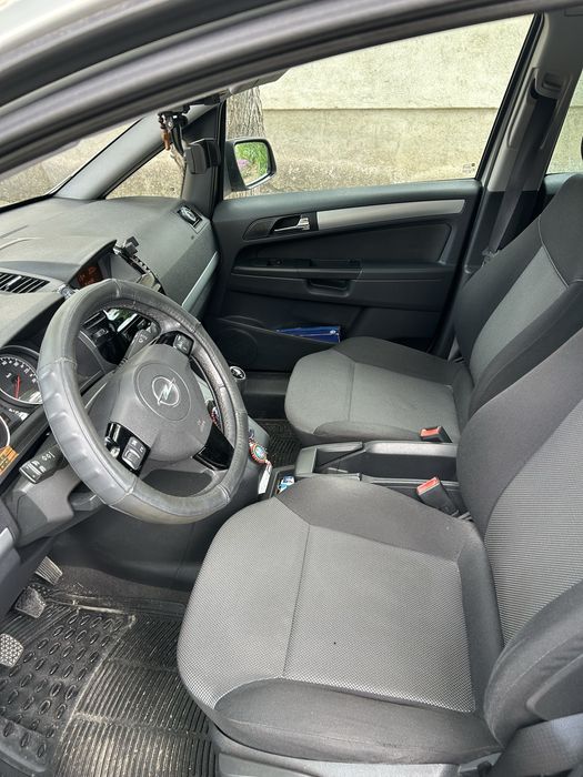 Продавам opel zafira юбилейната версия