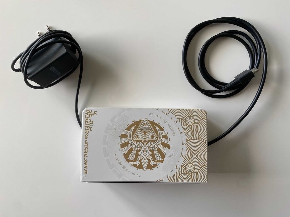 Nintendo Switch OLED Legend of Zelda Editie, + Joy-Cons si Accessori
