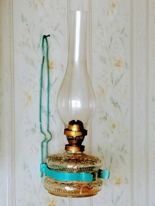 Настолни нощни лампи от Соца-месингова и дървена основа.Газена лампа.