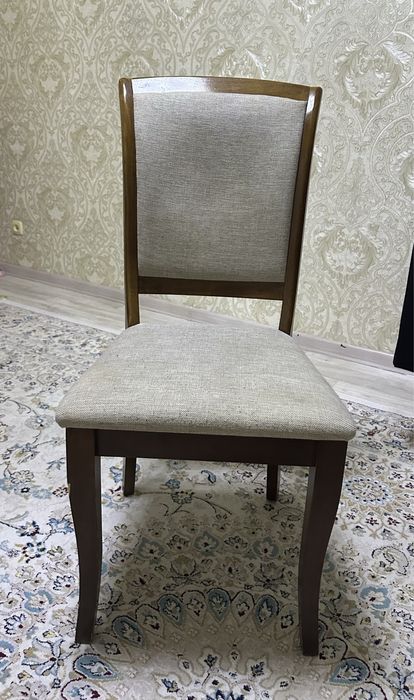 Продаю стол и стулья