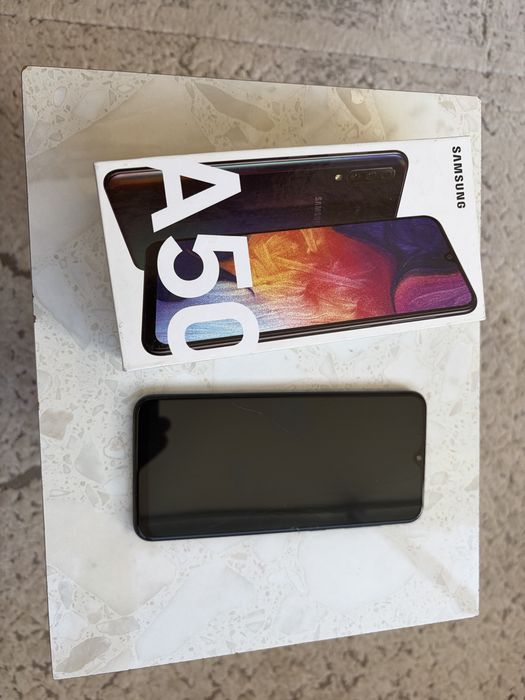 Продам смартфон Samsung A50