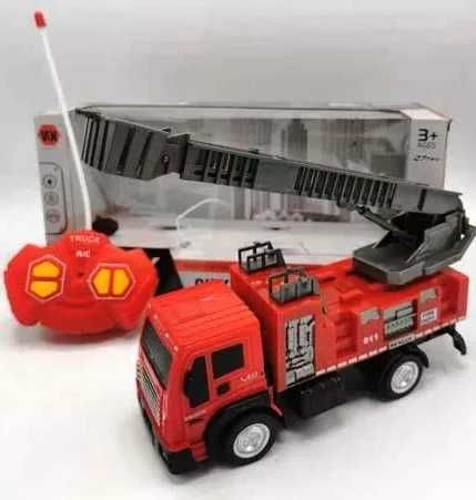 Камион Пожарна с Радиоконтрол, 4 посоки със стълба, Свети