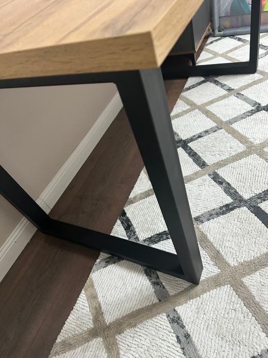 Продается стол (можно и в офис и в кухне)