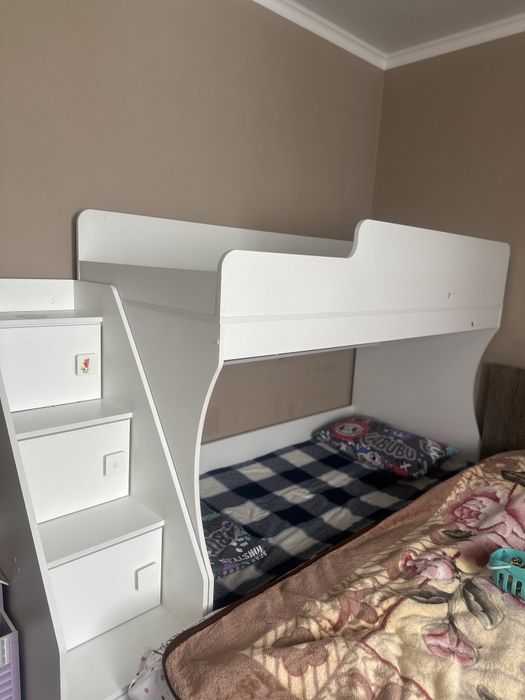 Двухъярусная детская кровать