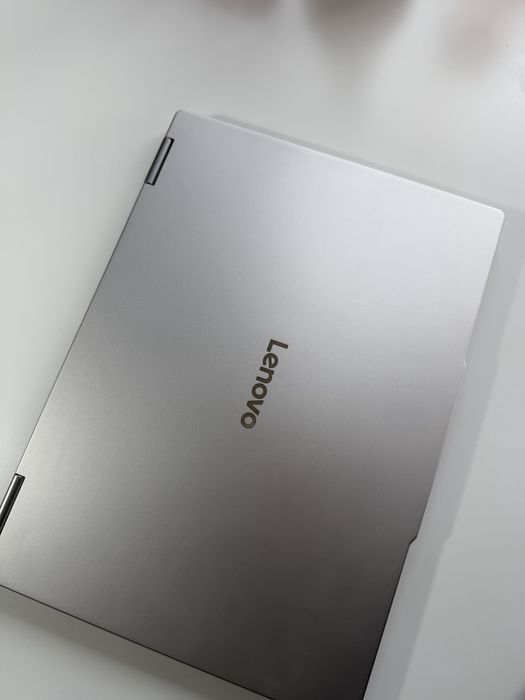 Lenovo Yoga 2-in-1 14” 2.8K  AI 7 350 | 32GB RAM | 1TB SSD | IMPECABIL + GARANȚIE