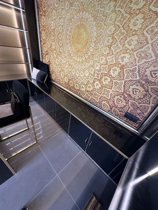 Мебели за магазин