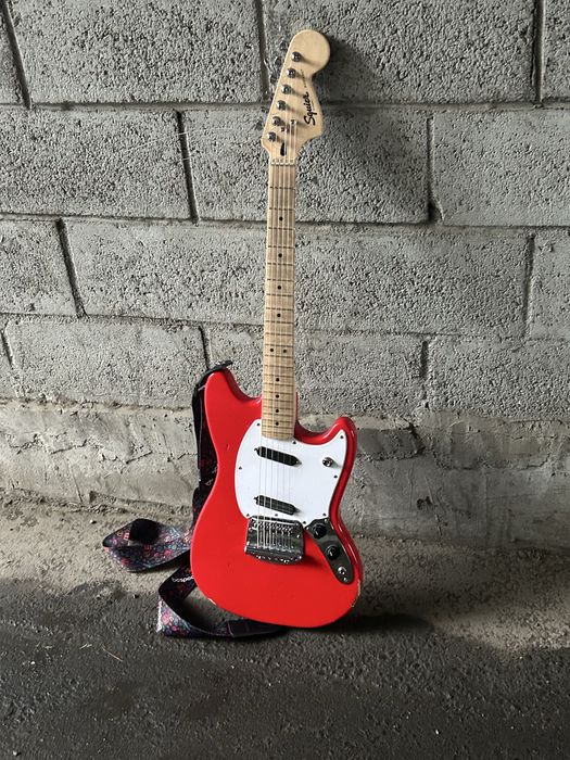 Squier sonic mustang red