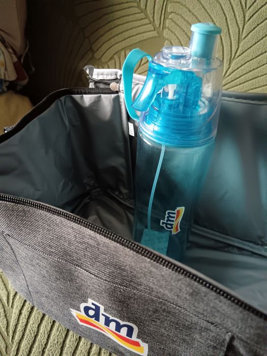 Нов комплект хладилна чанта и бутилка DM