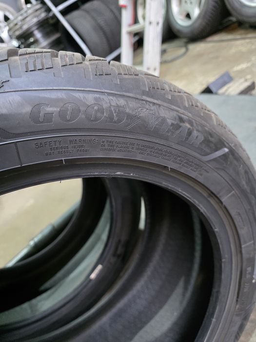 Set 2 anvelope iarna GoodYear 285/40/19 ca NOI , DOT 3123