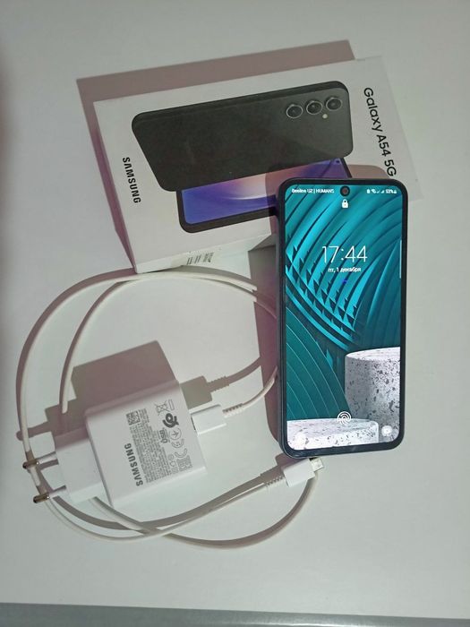 Samsung Galaxy A 54 / 5 G  256 g срочни сотилади