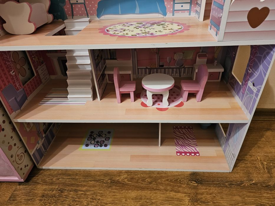 Къща за кукли за малка принцеса