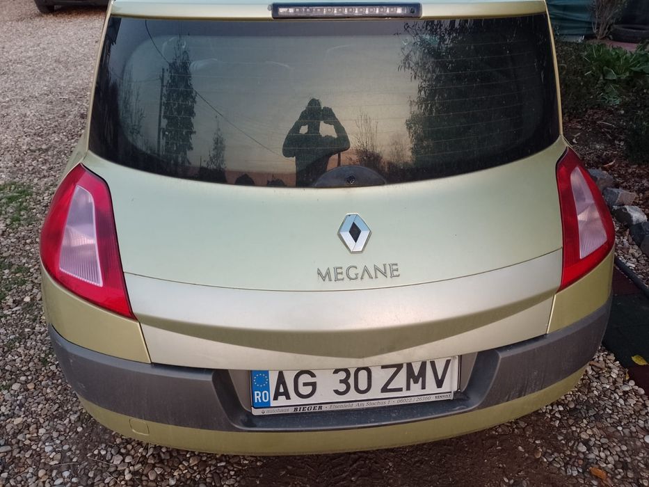 Vând Megane 2  1.9 6 trepte