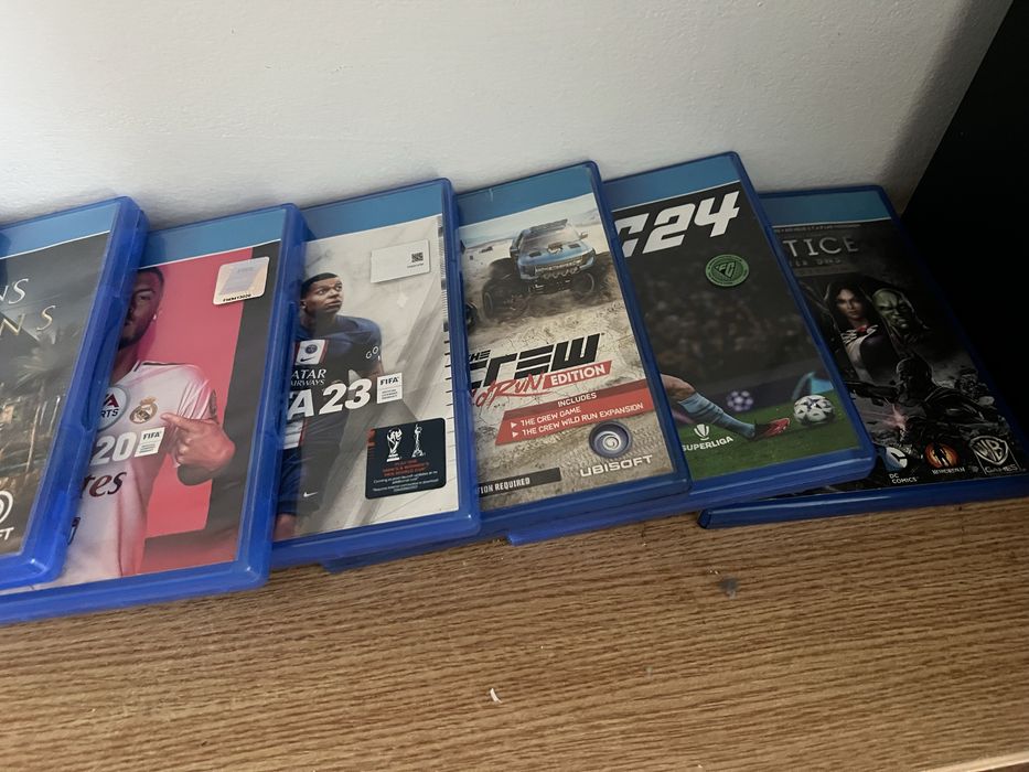 Ps4 pro with monnitoore asus 144 hz with a web cam and vr and 12 game