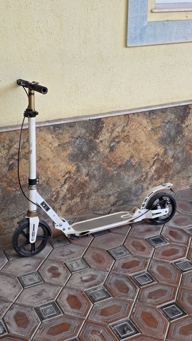 Продам Самокат Сотилади