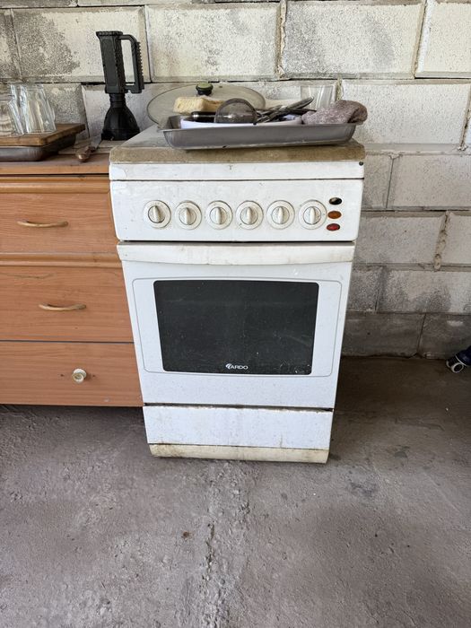 Продам газовую плиту