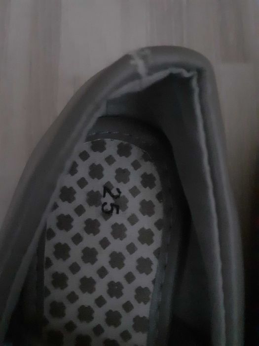 Vand balerini si sandale fete, marimea 25, noi, 10 lei/buc